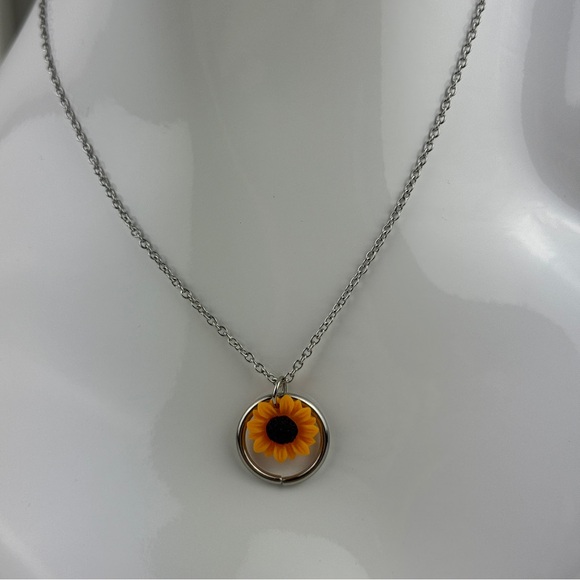 Dainty Yellow Sunflower Silver O-Ring Pendant Necklace Jewelry Flower Floral NEW - Picture 4 of 16